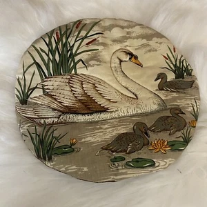 Vintage Swan Round Pot Holder Trivet - Picture 1 of 7