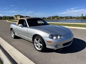2002 Mazda MX-5 Miata LS - Picture 1 of 18