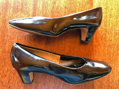 Vintage 1960's Shoes Heels Pumps Black Patent Size 4 1/4 Mod Go Go - Image 1 of 4