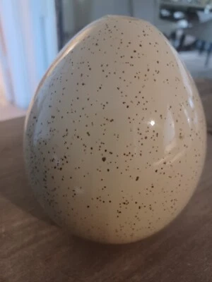 JARRÓN DE CERÁMICA ESMALTADA AMARILLA MOTEADA OLMO OCCIDENTAL EN FORMA DE HUEVO - 5,5" Foto 1 de 4