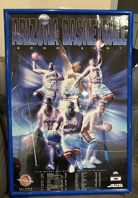 Pôster autografado Arizona Basketball 2000/2001 Midnight Madness Season Schedule - Imagem 1 de 3