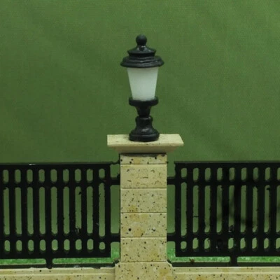 5PC LED Street Lamp Scale Miniatures Lawn Lighting Garden Landscape Model - Image 1 of 4
