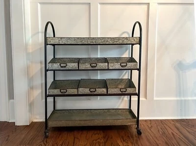 Carro rodante de metal de 4 niveles Foto 1 de 4