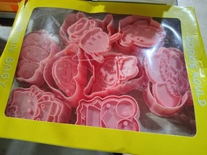 16- Piece Hello Kitty Biscuit Mold, Cookie Cutters & Stamp Set Of 8 Of Each - Picture 1 of 1