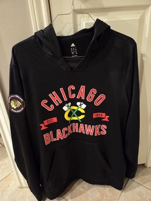 Sudadera con capucha negra Chicago Blackhawks - Grande de Addidas. Excelente! Foto 1 de 4