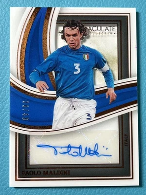 Paolo Maldini 2023-24 Panini Colección Inmaculada 38/49 Auto Italia Shadowbox Foto 1 de 3