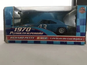 1970 Plymouth superbird 1:24 scale Diecast replica Richard petty - Picture 1 of 8