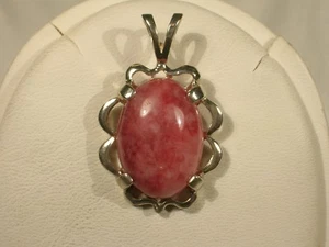 18x13mm Red Jade Pendant - Picture 1 of 1