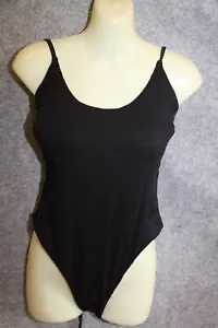 BADEANZUG SCHWIMMANZUG GRÖSSE 40 C SCHWARZ RILLEN STRUKTUR HINTEN GESCHNÜRT - Picture 1 of 2