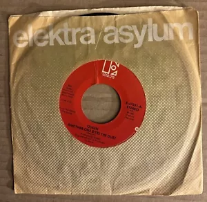 Queen "Another One Bites The Dust" "Don't Try Suicide" - 45 Elektra E-47031 - Imagen 1 de 4