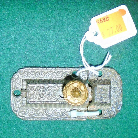 VINTAGE EASTLAKE CABINET LATCH w/ BRASS KNOB & KEEPER - NICE CONDITION (9698) Cover
