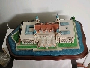 Statua The Danbury come nuova scultura Ellis Island New York senza problemi  - Foto 1 di 11