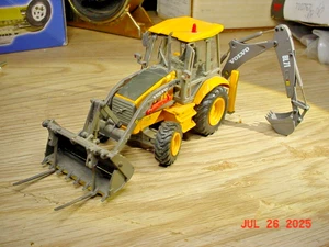 MotorArt Volvo BL71 Backhoe Yellow 1/50 fb562 - Picture 1 of 5