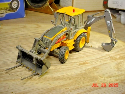 MotorArt Volvo BL71 Backhoe Yellow 1/50 fb562 - Image 1 of 4