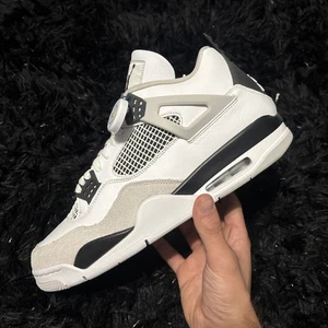 Nike Air Jordan 4 Retro Militär Schwarz Größe 13 Herren Sneaker Brandneu DS - Bild 1 von 8