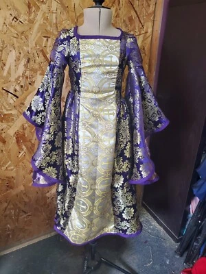 Vestido de princesa renacentista/medieval para niñas talla 5-6 mangas de campana  Foto 1 de 4