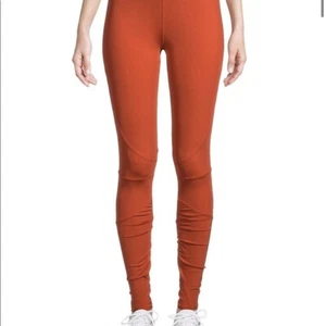 Free People Movement "Free form" leggings in burnt sienna Ruched leg size Small - Picture 1 of 5