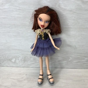 MGA 2001 Bratz Doll Meygan Dark Red Hair Violet Eyes "Strut it" Top Strap Shoes - Picture 1 of 10