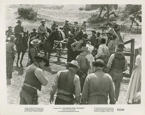 Maureen O'Hara Alex Nicol The Redhead From Wyoming Original 8x10 Photo B379 - Picture 1 of 1