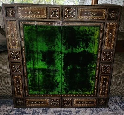 Antigua mesa de juego siria Damasco del siglo XIX, backgammon, ajedrez, cartas. Foto 1 de 4