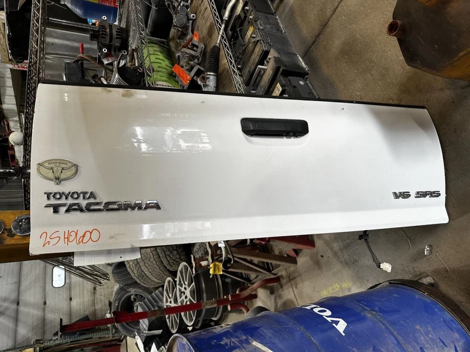 (LOCAL PICKUP ONLY) Trunk/Hatch/Tailgate With Rear View Camera Fits 08-15 TACOMA - Image 1 of 2