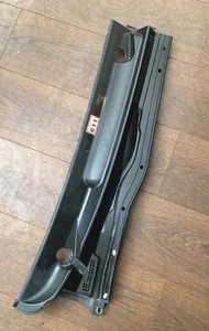 TOYOTA HILUX Mk6 D4d Windscreen SCUTTLE PANEL O/S - Picture 1 of 1