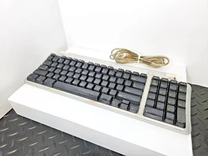 Vintage Genuine Apple USB Keyboard, Tested - Picture 1 of 9