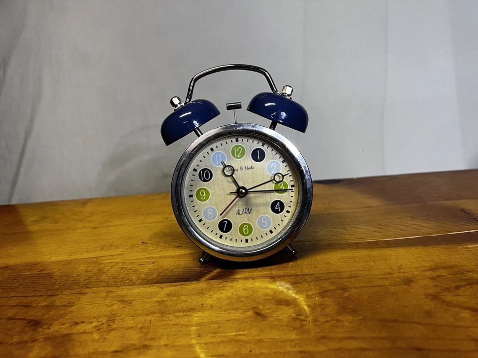 4 inches Battery Operated Twin Bell Loud Alarm Clock for Heavy Sleepers - Image 1 of 4