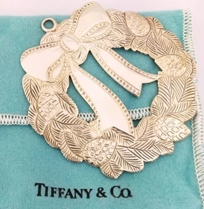 1996 Tiffany & Co. Makers Sterling Silver Christmas Wreath Ornament w/ Pouch - Picture 1 of 5
