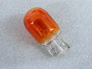 Glühlampe 12 V Volt 21 W Watt breiter Glassockel gelb orange Sockel W3x16d - Picture 1 of 1
