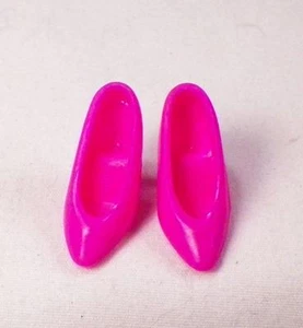 Barbie Pointed Heel Shoes Magenta Closed Toe China Mattel High Vintage HELP - Picture 1 of 3