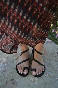 Ancient Greek style black real leather strappy toe ring flat sandals handmade - Picture 1 of 6