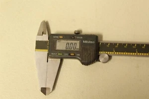 Vintage Caliper With LED Display Mitutoyo Absolute Digimatic Working - Picture 1 of 8
