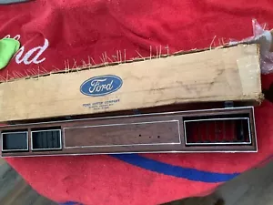 Bisel de tablero derecho Ford Thunderbird Ranchero 1977-79 nuevo de lote D7OZ-6504338-B - Imagen 1 de 10