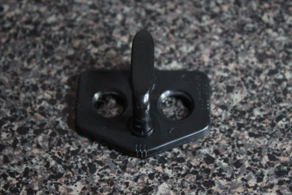 2001 VOLVO S60 NON TURBO AUTOMATIC LOCK DOOR CATCH LATCH STRIKER PLATE 01 S 60 - Изображение 1 из 1