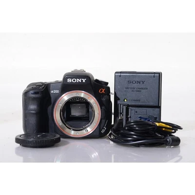Sony Alpha 200 - A200 10.2MP Digitalkamera - A 200 Digitale Kamera - Camera Body - Bild 1 von 4
