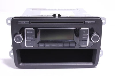Radio mit CD (kein Code vorhanden) 5M0035156D VW Polo 6R Original 53617 - Bild 1 von 4