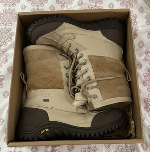 UGG Australia Women's Leather Waterproof Adirondack Boot II ~ Size 9 ~ NEW 5469 - Picture 1 of 3