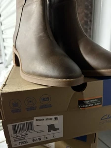 Clarks Womens Lileigh Charm Leather Casual  Boots Shoes 9 1/2 M FLOOR SAMPLE - Picture 1 of 5