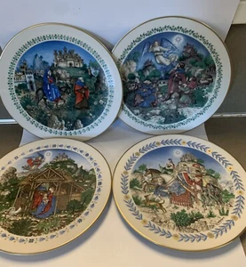 Vintage Set Of 4 Fritz Wegner Christmas Decorative Plates - Picture 1 of 5