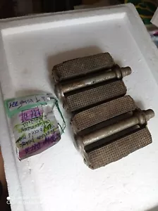 PEDALES HECHOS EN ALEMANIA PEDALES DE ACERO Y GOMA ÉPOCA HEROICA - Imagen 1 de 5