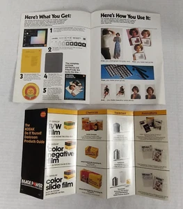 2 Vintage 70er Kodak Film ausklappbare Broschüre & Werbung Anzeige Dunkelkammer Produkte Anleitung - Bild 1 von 7