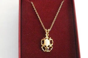 Genuine Australian Opal Pendant Circa 1970's - Picture 1 of 2