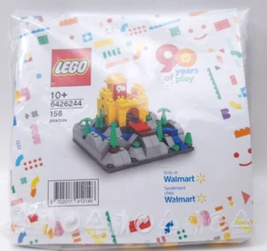 Lego 6426244 90th Anniversary Mini Castle Walmart Exclusive COMPLETE - Picture 1 of 3