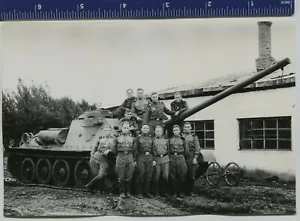 Foto UdSSR Rote Armee Besatzung Panzer СУ-100 Panzermann Uniform Sowjet - Bild 1 von 2