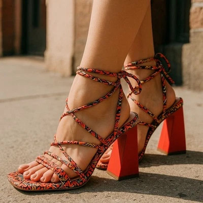 Tacones gráficos multicolor Cape Robbin coloridos con cordones talla 7 corbata al tobillo con tiras  Foto 1 de 4