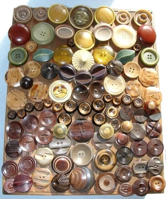 99 Vintage CHUNKY Plastic & Wood  BUTTONS Many Mates Large & X-Large Sizes EUC - Image 1 of 4