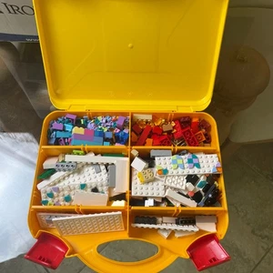 LEGO Yellow Storage Carry Case with Bricks and Dividers Organizer Box Lot - Picture 1 of 3
