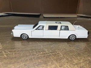 Majorette 1/32 Scale White Limousine Diecast Model #3045 Made In France - Picture 1 of 24