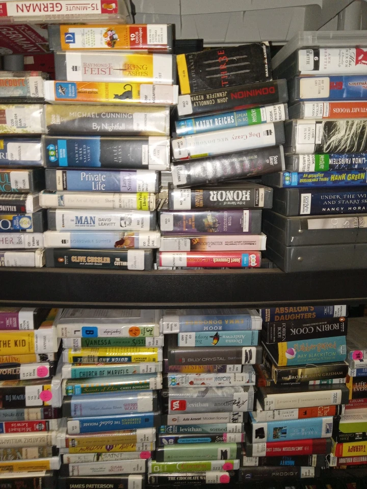 100s of AUDIOBOOKS ON CDS! top authors/ titles Pick & Choose! Build & Save! SALE — 第 1/4 张图片